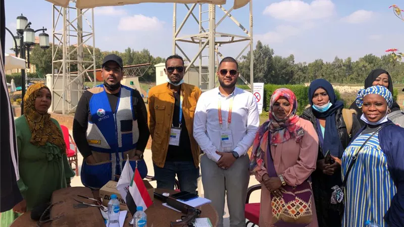 وفد من الإعلاميين الأفارقة في زيارة لكأس العالم للرماية