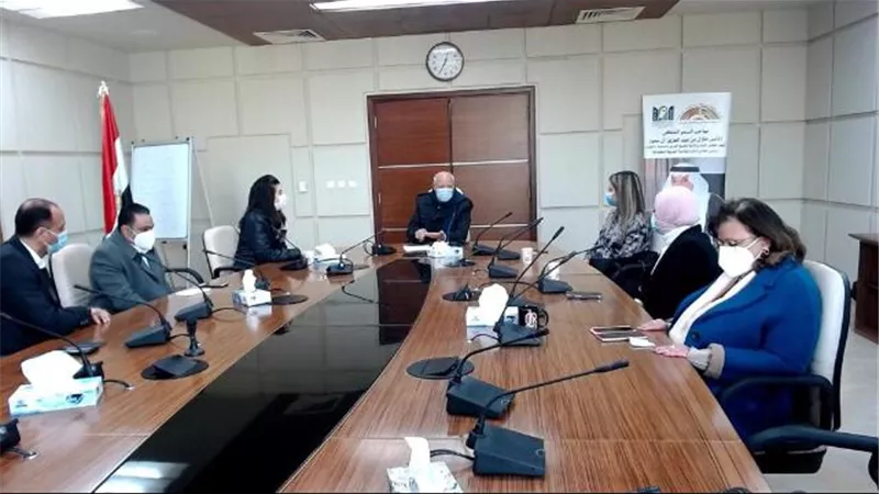 مدير الجامعة العربية المفتوحة بمصر يلتقى خريجيها ويعلن أنباء سارة.. بالصور