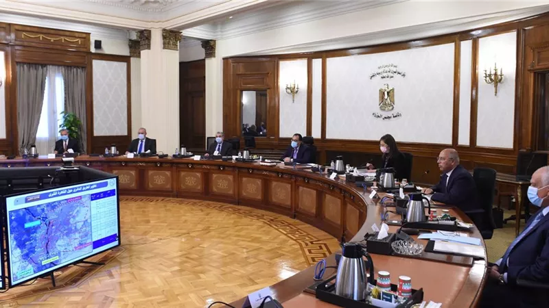 رئيس الوزراء يٌتابع الموقف التنفيذى لمشروع تطوير الطريق الدائرى حول القاهرة الكبرى