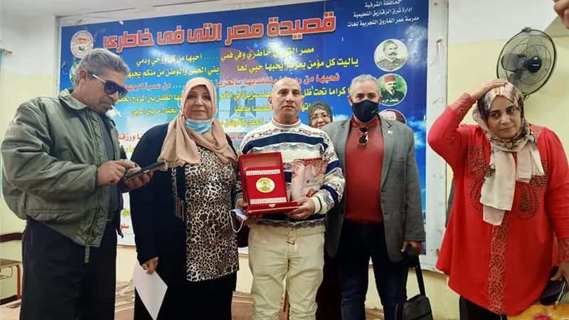 تعليم الشرقية تكرم مدير الامن بادارة شرق الزقازيق