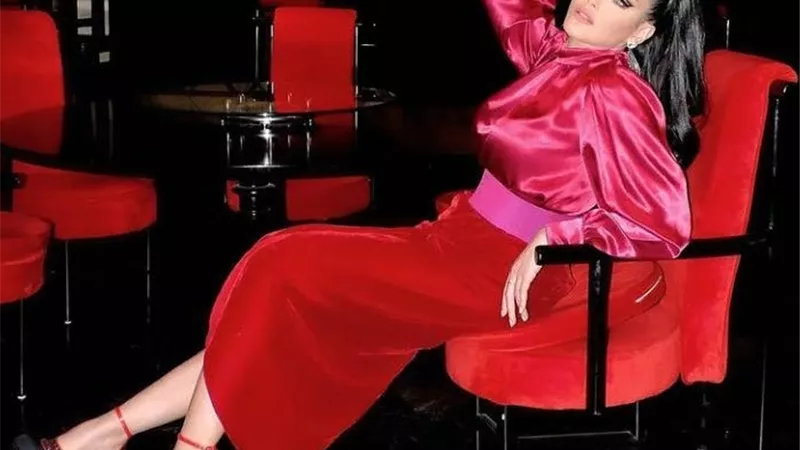 شاهد .. إطلالة جذابة للفنانة التونسية دارين حداد عبر إنستجرام