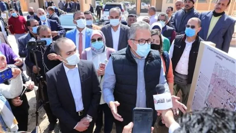وزير السياحة والآثار: فتح المنطقتين الاثريتين باتريبس والحواويش بسوهاج مجانا.. بالصور
