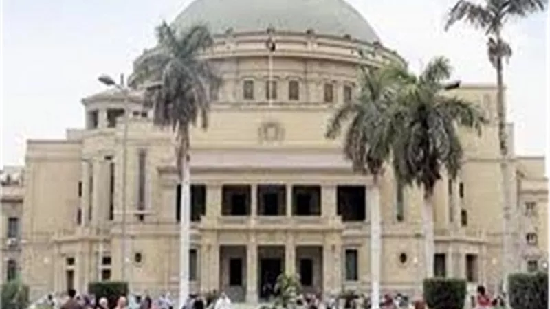 وزير التعليم العالي يتابع استئناف الدراسة والامتحانات بجامعتي عين شمس والقاهرة اليوم