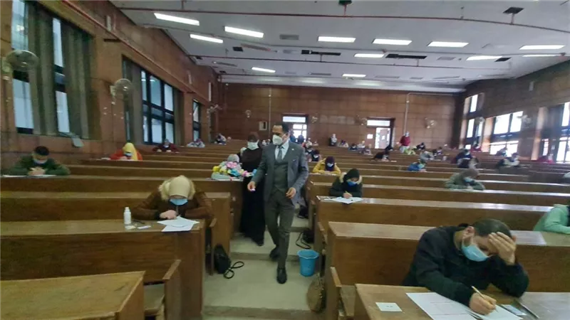 بدء إمتحانات نصف العام بجامعة دمنهور وسط إجراءات احترازية مشددة