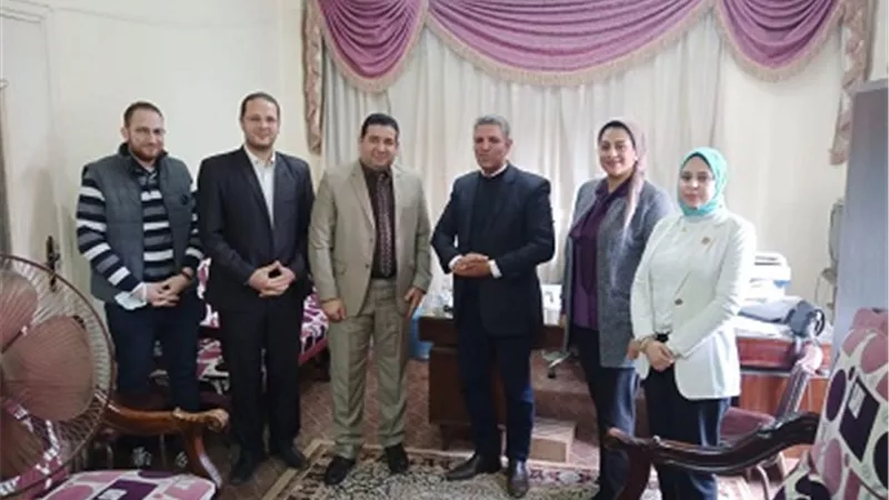 مدير التضامن بالمنوفية يستقبل أعضاء مؤسسة حياة كريمة لوضع الخطة النهائية لسكن كريم