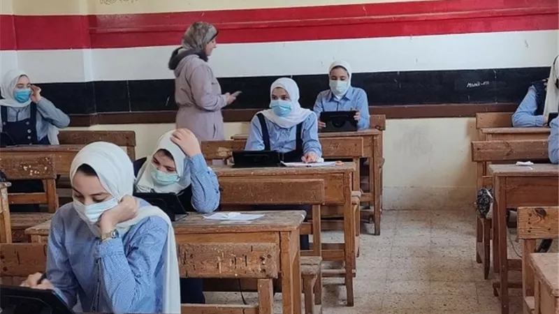 انطلاق امتحانات الفصل الدراسي الأول لطلاب الصف الأول الثانوي العام إلكترونيا بدمياط