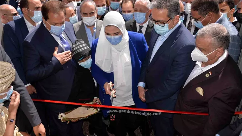 وزراء السياحة والآثار والتضامن والطيران ووكيل البرلمان افتتحوا مستشفي علاج السرطان للأطفال بالاقصر