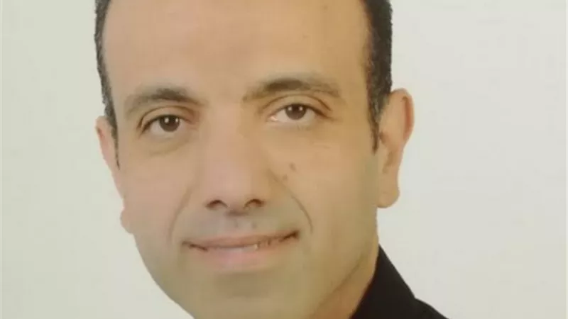 تصادم سيارتين محملتين بالغلال والأسمنت فى قنا