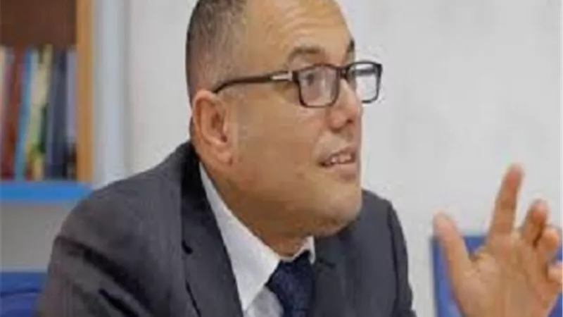 وزير الثقافة الفلسطيني يعلن إصابته بكورونا