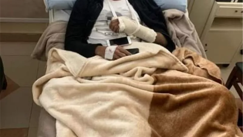 احمد ياسر ريان يخضع لعملية عاجلة بسبب تثبيت الزورقية