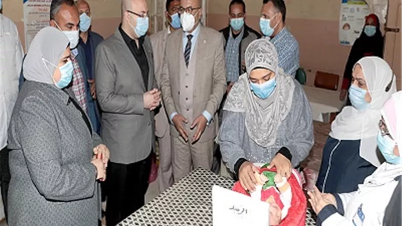 محافظ بني سويف يطلق إشارة بدء حملة التطعيم ضد شلل الأطفال