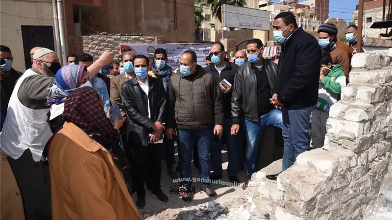 محافظ مطروح يوجه بسرعة رفع الاتربة من جانبي الطريق الدولي مطروح الاسكندرية
