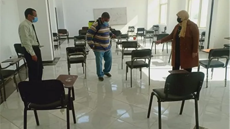 وكيل كلية اَداب العريش يتابع تطهير اللجان في ثاني أيام امتحانات الفصل الدراسي الأول
