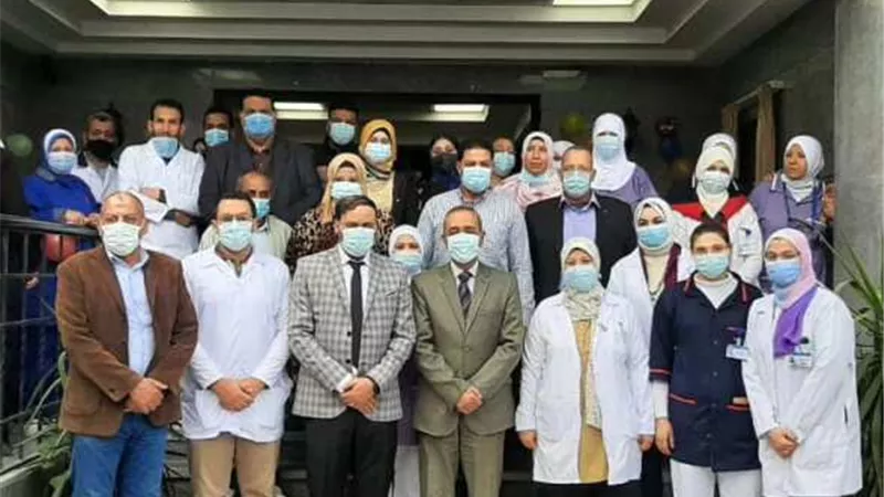 محافظ الإسماعيلية يتفقد الحملة القومية للتطعيم ضد شلل الاطفال بمركز حي السلام .صور