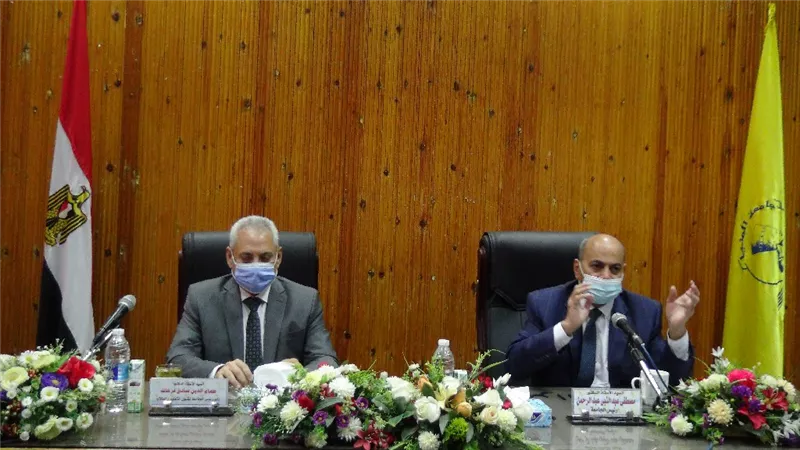 اجتماع لمجلس عمداء جامعة المنيا لمتابعة أعمال امتحانات الفصل الدراسي الأول