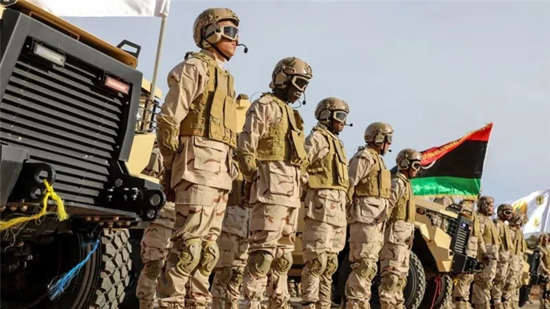 الجيش الوطنى الليبى يأمر بتحريك قوة عسكرية إلى مدينة درنة لضبط الأمن