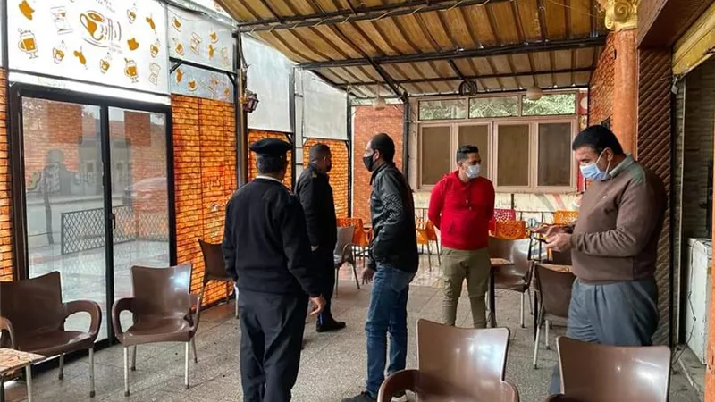 رفع الإشغالات والتعديات بالشوارع الرئيسية بالخانكة..صور