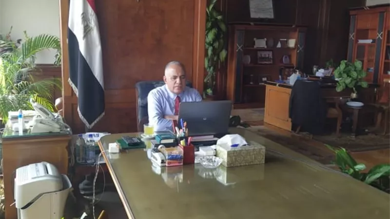 وزير الرى: التصدى للتعديات على المجارى المائية ومواصلة تنفيذ المشروع القومى لتأهيل الترع