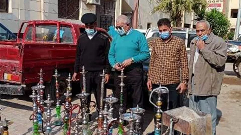 تكثيف حملات رفع الأشغالات وإزاله الأكشاك من حرم الطرق والشوارع الرئيسية بمركزي الزقازيق وبلبيس