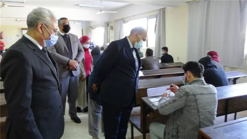 انتظام اعمال الامتحانات فى 5 كليات بجامعة المنيا