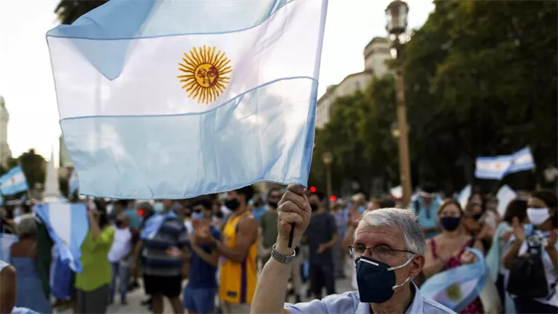 احتجاجات فى الارجنتين بسبب لقاحات كورونا