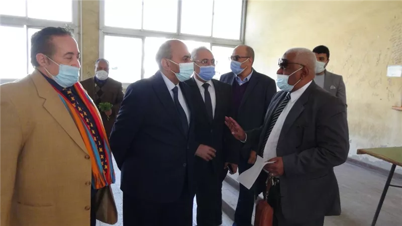 رئيس جامعة المنيا يتفقد أعمال امتحانات الفصل الدراسي الأول