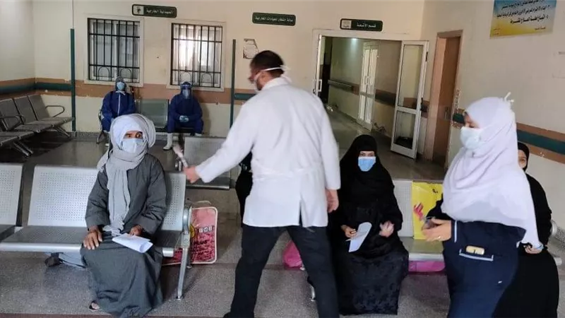 تعافى وخروج ٥ حالات كورونا من مستشفى قفط التعليمى