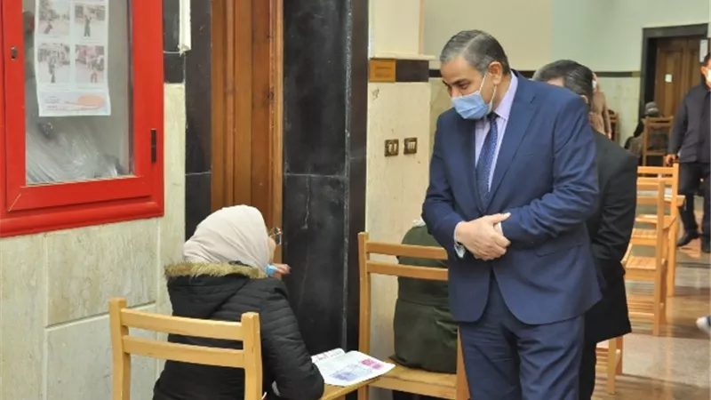 رئيس جامعة كفرالشيخ يتفقد لجان امتحانات نصف العام لليوم الثالث.صور