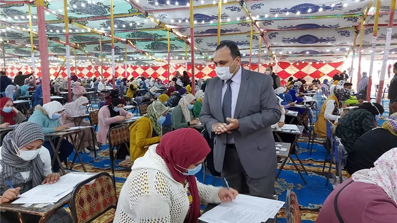 نائب رئيس جامعة بنها لشئون التعليم يتفقد سير الامتحانات بكليتي التربية والتربية الرياضية ويشيد بالالتزام بالإجراءات الاحترازية
