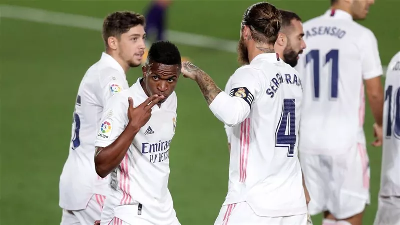 زيدان يعلن تشكيل ريال مدريد لمواجهة سوسيداد بالليجا
