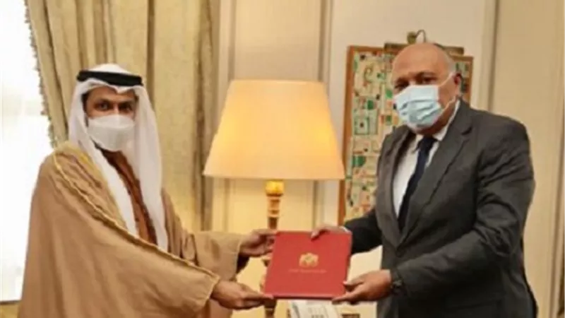 صور| وزير الخارجية يتسلم أوراق اعتماد الشامسي سفيرًا للإمارات لدى مصر