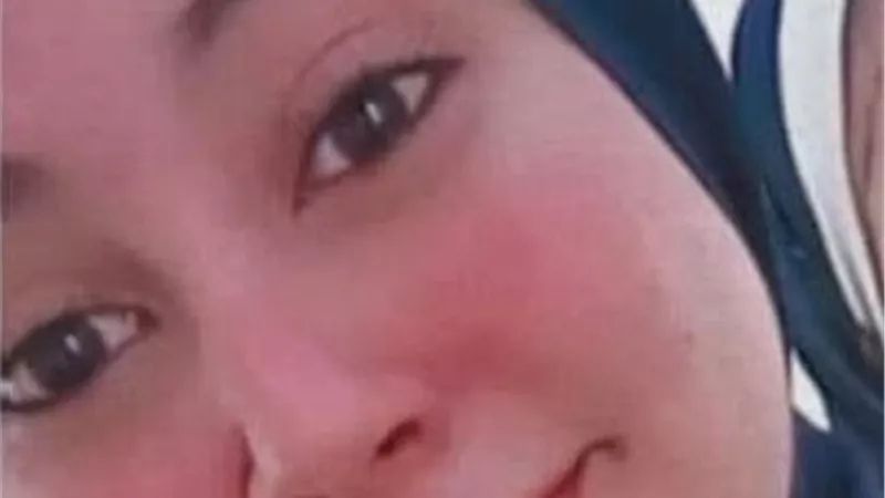 مصرع طالبة سقطت عليها ومش مواد بناء من برج في المنصورة