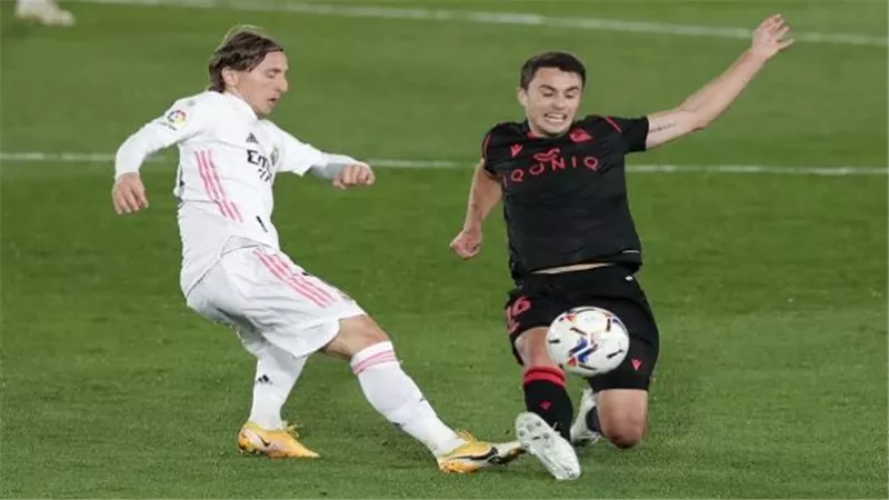 ريال مدريد يسقط في فخ التعادل أمام سوسيداد بالليجا.. فيديو