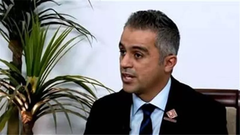 أحمد فتحي يشيد بقرار الرئيس السيسي بتأجيل تطبيق قانون الشهر العقاري