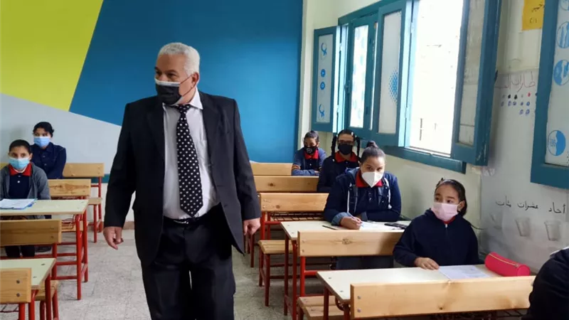 مدير تعليم الاسكندريه يتابع إمتحانات الفصل الدراسى الاول