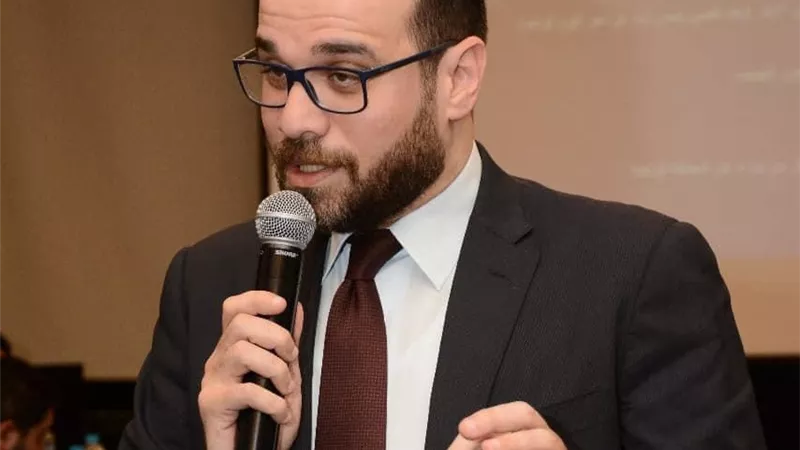 عضو بشباب الأعمال يشيد بقرار تأجيل تطبيق قانون الشهر العقاري