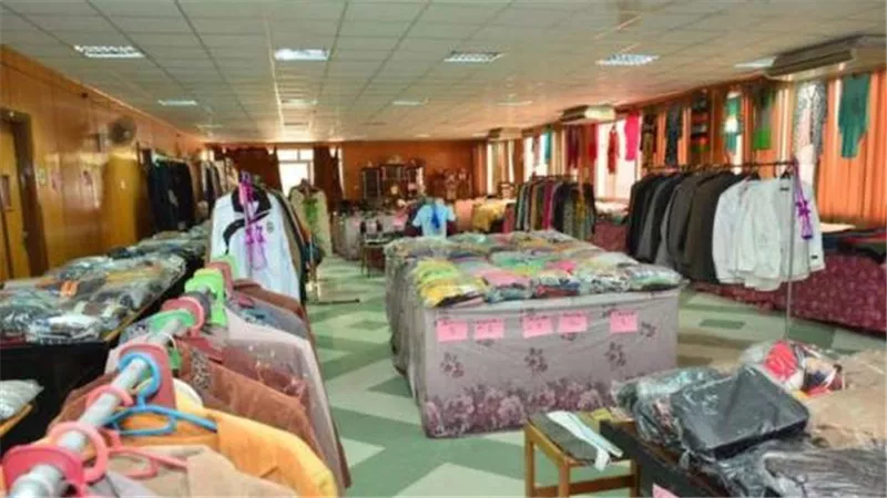 تخفيضات الأوكازيون وصلت 80%.. والجمهور اختفي
