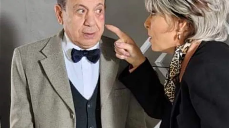 محمد محمود يطارد انوشكا مع (نجيب زركش)