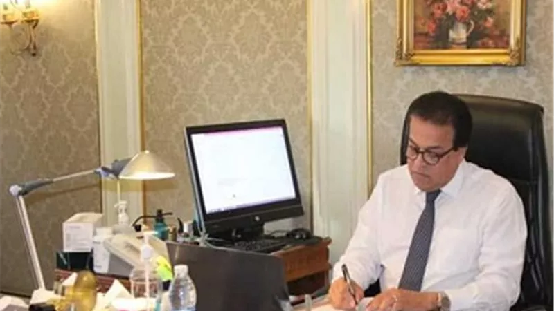 وزير التعليم العالي يحيل واقعة امتحان كلية الحقوق بسوهاج للتحقيق