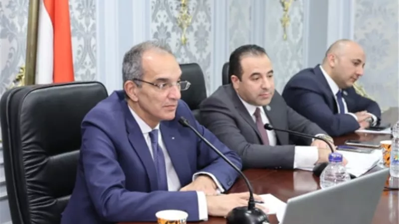 وزير الاتصالات: استثمار 3 مليار جنيه لرقمنة الخدمات الحكومية