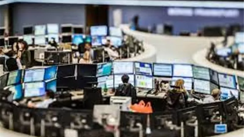 الأسهم الأوروبية ترتفع وفايننشال تايمز 100 يقفز 1% قبل إعلان الميزانية