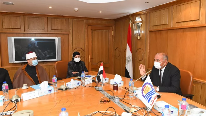 الداودى يوجه بسرعة الإنتهاء من إعداد خطة تنمية قرى الريف المصرى بقنا