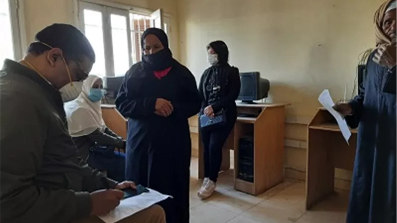 الكشف على ١١٨٠ مريض فى قافلة طبية لجامعة الأقصر بقرية الزناقطة