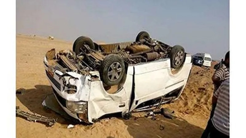 انقلاب تانك سيارة محمل بـ1000 لتر مادة كيماوية خاصة بالنظافة 