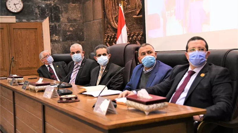 محافظ الغربية يعقد اجتماعاًمع المشاركين في المبادرة الرئاسية 