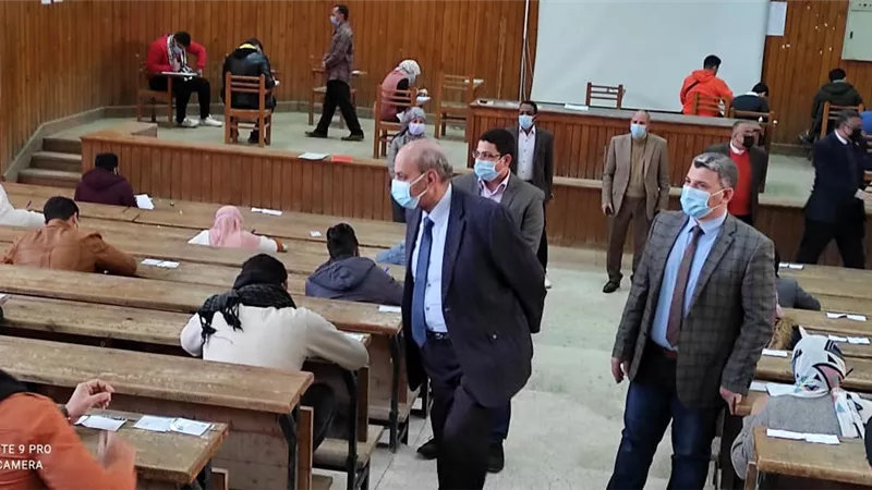 عبدالنبى يتفقد سير امتحانات جامعة المنيا