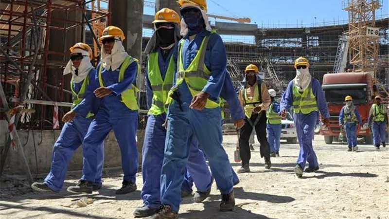 هولندا تقاطع قطر تجاريا بسبب ضحايا العمال الأجانب