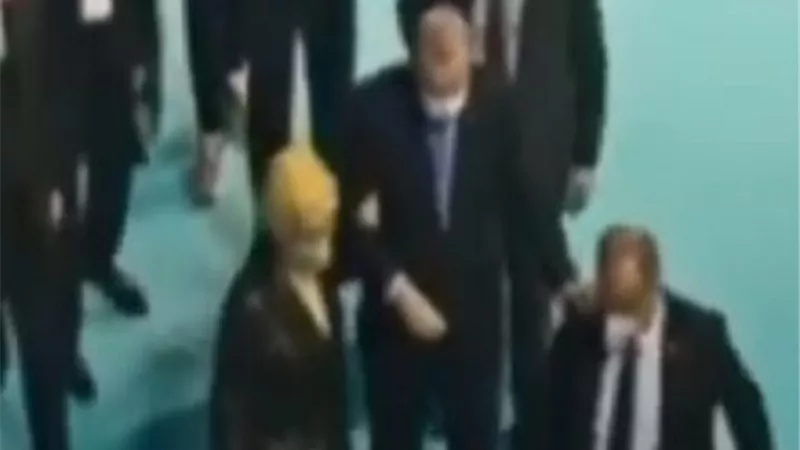 أردوغان يتكئ على زوجته.. أحمد موسى: هل حان التقاعد؟.. فيديو