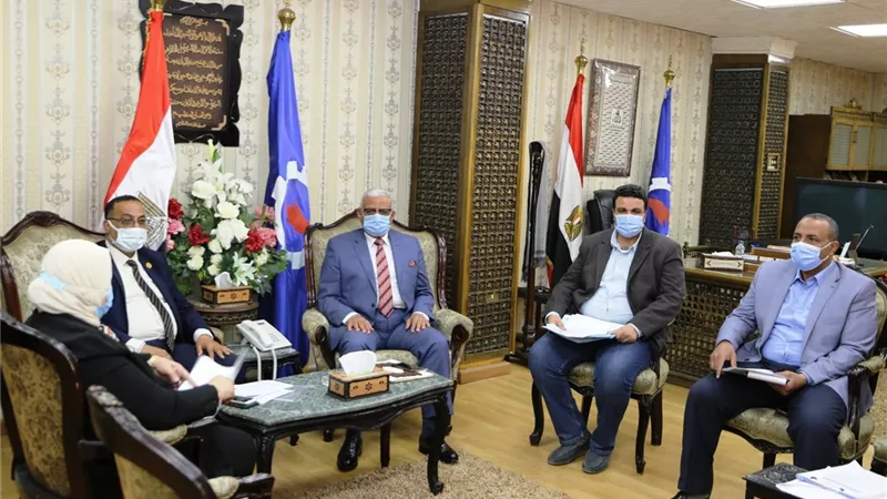 صقر يلتقي أعضاء مجلسي الشيوخ والنواب بمحافظة السويس