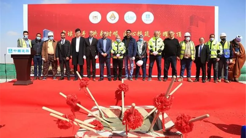 وزير الإسكان: الانتهاء من الأعمال الخرسانية لأعلى ناطحة سحاب بنشاط إداري فى مصر بارتفاع 170 متراً بمنطقة الأعمال المركزية بالعاصمة الإدارية الجديدة